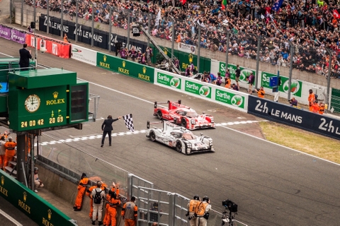 Năm thứ 100 của cuộc đua 24H Of Le Mans và sợi dây kết nối với thương hiệu đồng hồ Rolex Năm thứ 100 của cuộc đua 24H Of Le Mans và sợi dây kết nối với thương hiệu đồng hồ Rolex