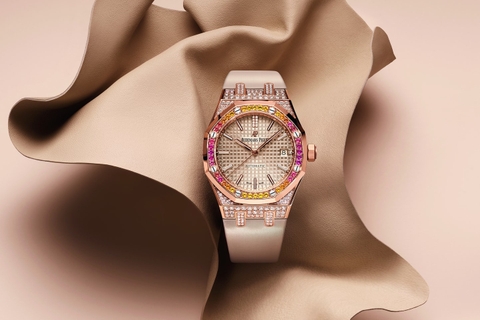 Khoe sắc lộng lẫy với đồng hồ Audemars Piguet Royal Oak 37mm mới nhất 2021 Khoe sắc lộng lẫy với đồng hồ Audemars Piguet Royal Oak 37mm mới nhất 2021