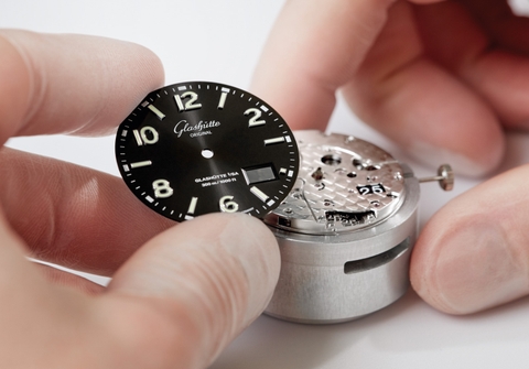 Quy trình chế tạo mặt số của đồng hồ Glashütte Original SeaQ Dive Quy trình chế tạo mặt số của đồng hồ Glashütte Original SeaQ Dive