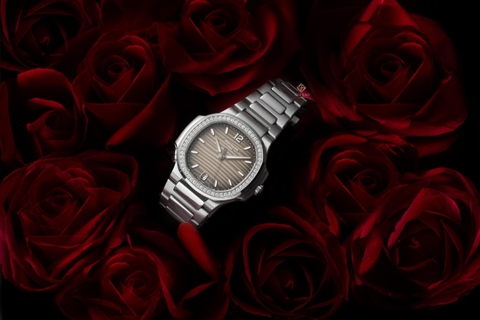 Review đồng hồ Patek Philippe Nautilus 7118/1200A Review đồng hồ Patek Philippe Nautilus 7118/1200A