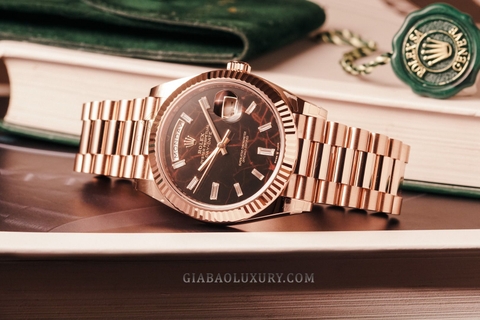 Cận cảnh đồng hồ Rolex Day-Date 40 228235 Mặt Số Eisenkiesel (New Model 2021)