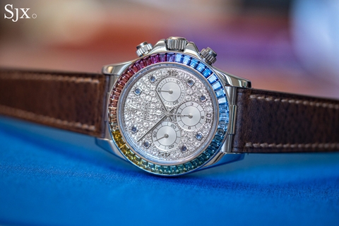 Cận Cảnh: Rolex Daytona “Rainbow” 16599SAAEC Chiếc Daytona “Rainbow” đầu tiên – tác phẩm độc đáo với bộ máy Zenith và sự rực rỡ của đá sapphire Cận Cảnh: Rolex Daytona “Rainbow” 16599SAAEC Chiếc Daytona “Rainbow” đầu tiên – tác phẩm độc đáo với bộ máy Zenith và sự rực rỡ của đá sapphire