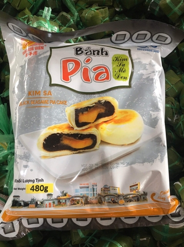 Bánh pía kim sa mè đen