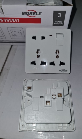 Ổ cắm 8 lỗ 1 công tắc có đèn led Morele - model C50