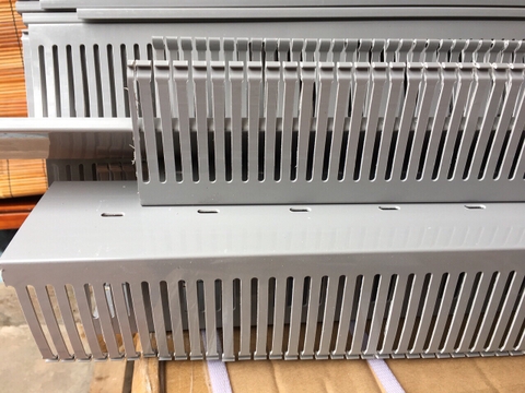 Máng nhựa trunking 80x80