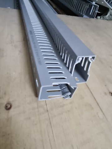 Máng nhựa trunking 25x50