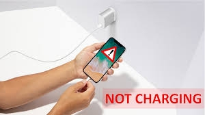 Cách xử lý điện thoại sạc không vô tại nhà