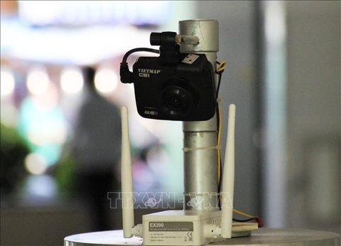 Sáng chế robot diệt khuẩn bằng tia UV