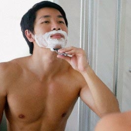 Sai lầm nam giới thường mắc phải khi cạo râu Sai lầm nam giới thường mắc phải khi cạo râu