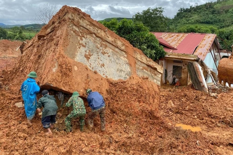 Nguyên Ngọc: Đất Chảy