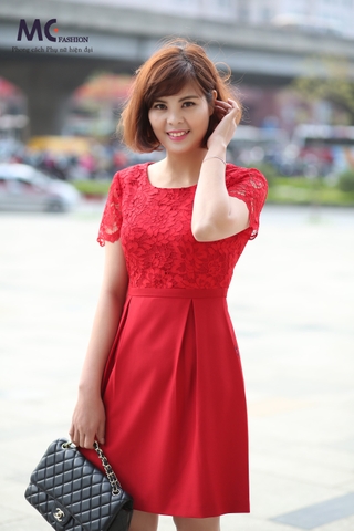Đầm ren đỏ
