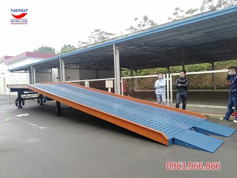 cầu dẫn container Tân Phát