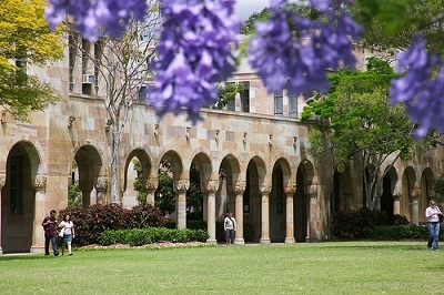 Học bổng 100% Đại học Queensland trình độ Đại học và sau Đại học
