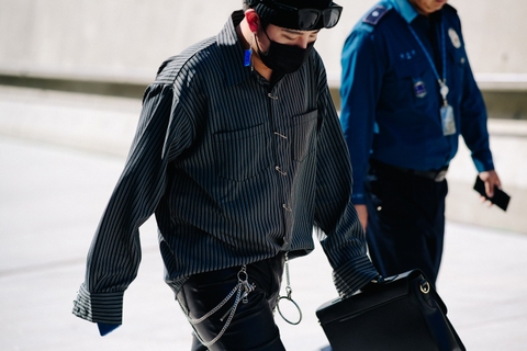 Mục sở thị sở thích sử dụng túi da cao cấp của sao Hàn