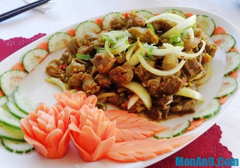 Mề gà đông tảo xào sả ớt thơm ngon ăn là mê