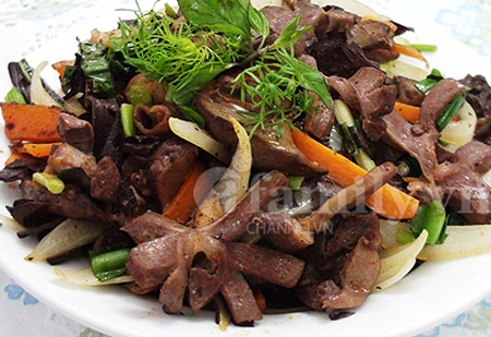 Bật mí cách làm món lòng gà đông tảo xà sa tế cực ngon