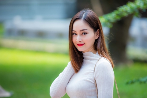 35 tuổi, Diễn viên Lan Phương vẫn đẹp rạng ngời nhờ cách này