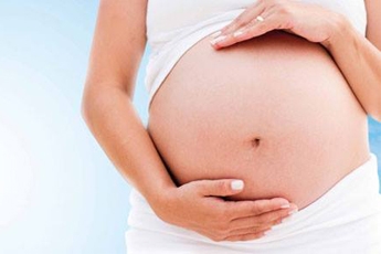 Mình đang bầu tháng thứ 5 mà da mình đang bắt đầu có hiện tượng nám, tàn nhang rồi, vậy mình có dùng được bộ collagen tây thi không?