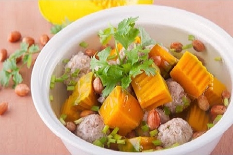Khỏe, đẹp cùng món canh bí đỏ đậu phộng