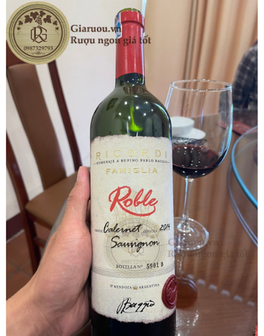 ROBLE RICORDI FAMIGLIA CABERNET SAUVIGNON - RƯỢU ARGENTINA TUYỆT NGON ROBLE RICORDI FAMIGLIA CABERNET SAUVIGNON - RƯỢU ARGENTINA TUYỆT NGON