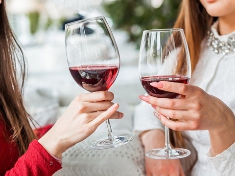 Rượu vang đỏ giúp bảo vệ răng miệng, ngừa sâu răng hiệu quả Rượu vang đỏ giúp bảo vệ răng miệng, ngừa sâu răng hiệu quả