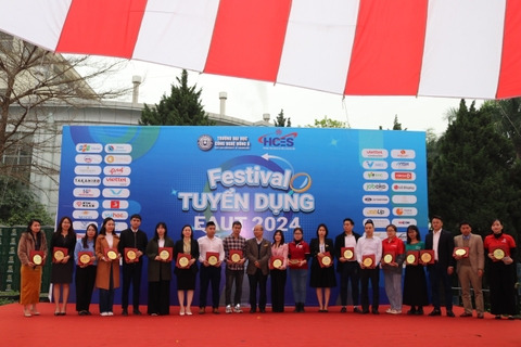 Dược Sanfo tham gia Festival tuyển dụng EAUT 2024