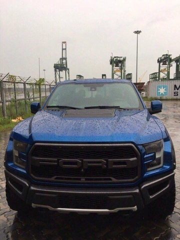 Ford F-150 Raptor 2017 vừa cập bến Việt Nam với giá 4,2 tỷ đồng Ford F-150 Raptor 2017 vừa cập bến Việt Nam với giá 4,2 tỷ đồng