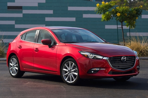 Sedan hạng D đang giảm dần sức hút tại Việt Nam Sedan hạng D đang giảm dần sức hút tại Việt Nam