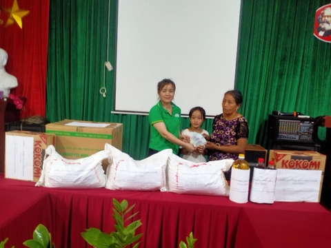 Tân Cương Xanh Hỗ Trợ Trẻ Em Nghèo Vượt Khó Tại Điện Biên