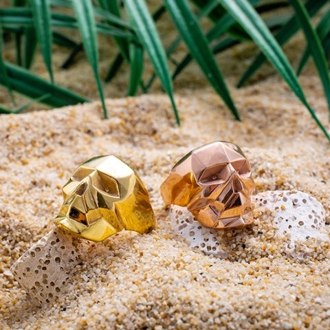 Chụp ảnh sản phẩm trang sức Ai Cập trong studio Hà Nội