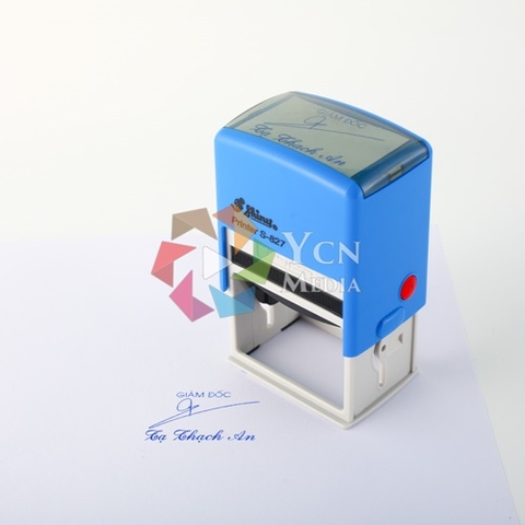 Chụp ảnh sản phẩm cho dịch vụ khắc dấu Shiny trong studio Hà Nội