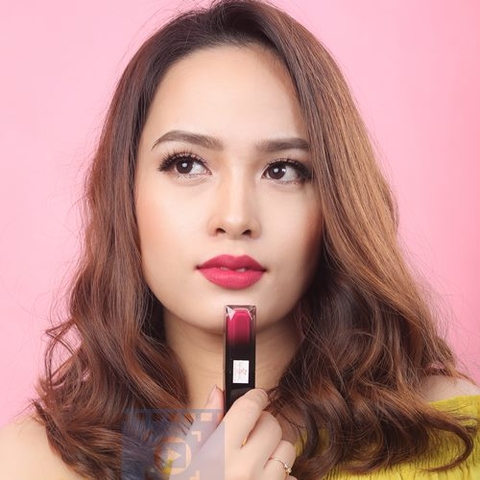 Chụp ảnh sản phẩm son Angel Lips cùng người mẫu trong studio Hà Nội