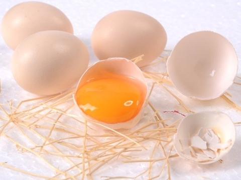 Cách chọn trứng gà tươi
