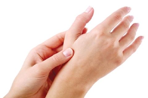 Hỏi về tình trạng ngón tay không thể sử dụng linh hoạt
