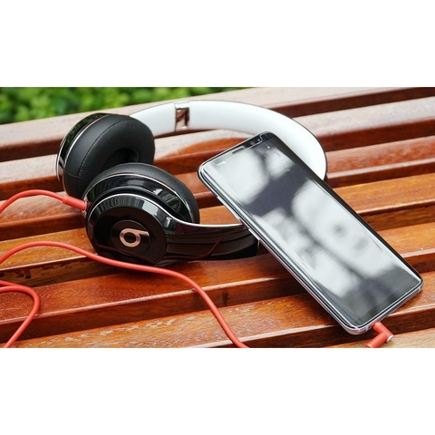 Beats Solo 2 (Like new)