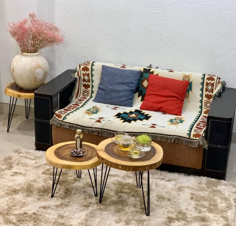 Đong đầy cảm xúc nơi căn nhà của bạn với bàn me tây gỗ tự nhiên
