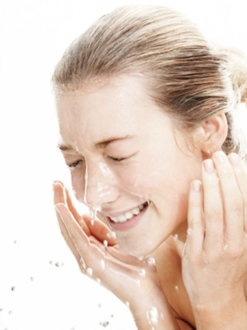 Gel Rửa Mặt St. Ives Tràm Trà Blemish Care Daily Facial Cleanser Tea Tree - 200ml