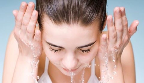 Sữa Rửa Mặt Cho Da Mụn Hatomugi Acne Care & Facial Washing - 130g