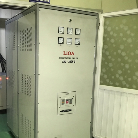 Ổn Áp LiOA 300KVA 3 Pha Giá Bao Nhiêu Tiền LiOA SH3-300KII & NM-300KII