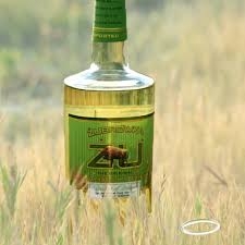 Rượu vodka Cỏ Zubrowka - vodka Ba Lan miên man cảm xúc