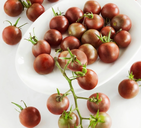 Da Lat Organic Black Cherry Tomato (300g - 350g Tray)
