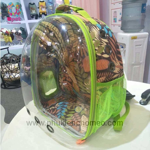 Phi hành gia nhựa trong hoa văn