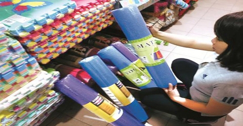 Thảm tập Yoga hàng trôi nổi gây nguy hiểm gì cho bạn khi tập?