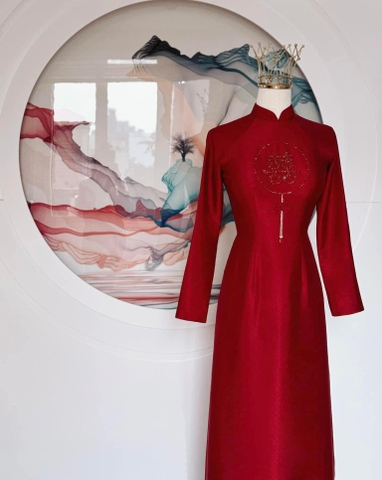 Áo Dài Cô Dâu Gấm Đỏ Đính Kết Chữ Hỷ Nổi Bật