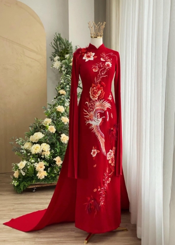 Áo Dài Cô Dâu Lụa Đỏ Đuôi Dài Thêu Phụng Nổi Bật