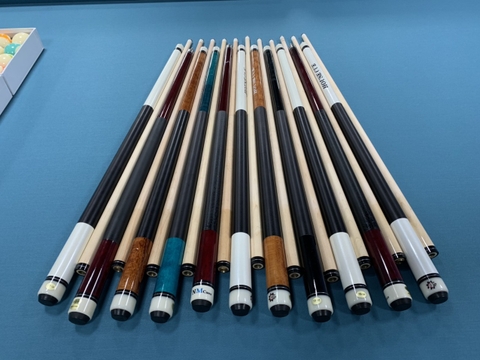 Gỗ để làm ra cây gay bi a là gỗ gì