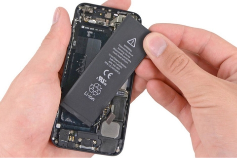 Bắt đầu từ năm 2019, Apple sẽ nâng giá thay pin iPhone cũ từ 29 USD lên 69 USD