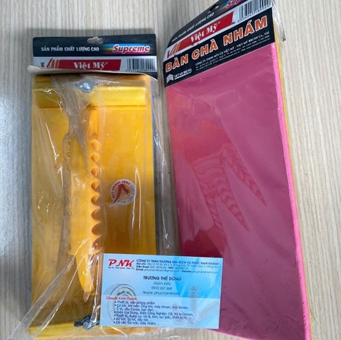 BÀN CHÀ NHÁM CÁN NHỰA VIỆT MỸ 10.5x22CM CAO SU 6MM