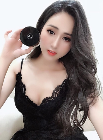 NGƯỜI ĐẸP VIỆT TRINH IDOL CHIA SẺ BÍ KÍP LÀM ĐẸP CÙNG PHẤN PHỦ KIM CƯƠNG KOSXU