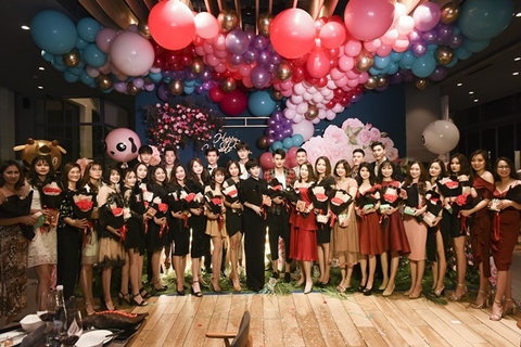 Mãn nhãn đêm tiệc Happy Women's Day của công ty mỹ phẩm Kosxu